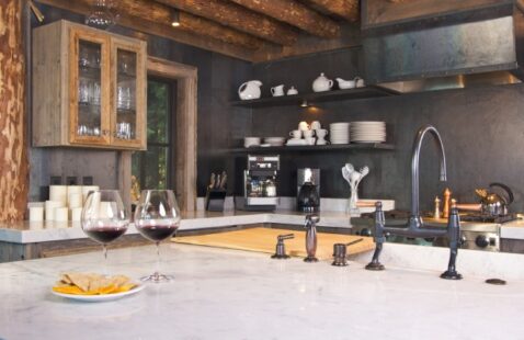 Design a stylish and practical kitchen